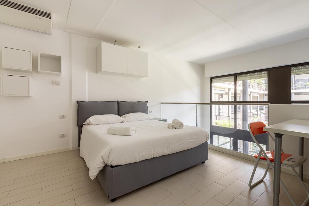 Elegant Loft With Balcony! Apartment Milan Bagian luar foto