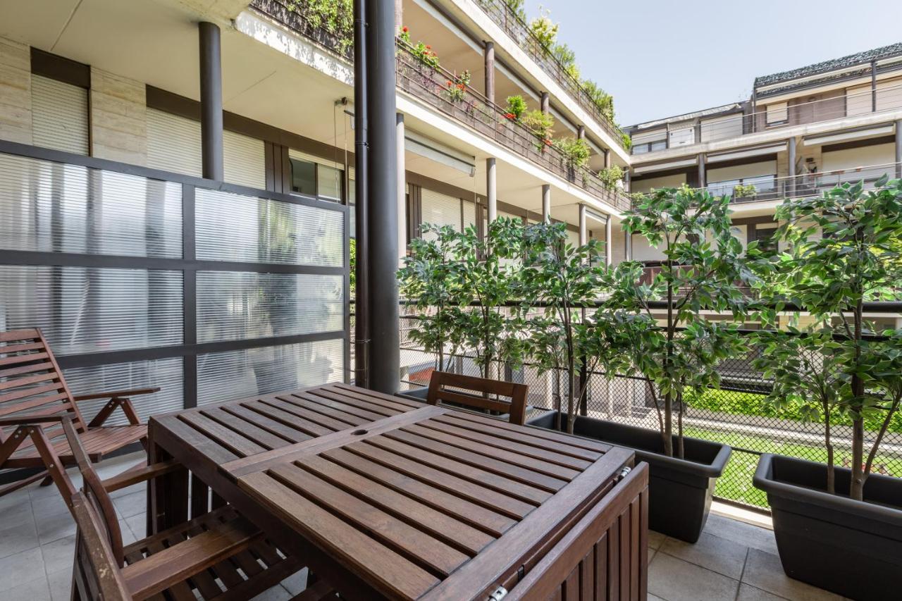 Elegant Loft With Balcony! Apartment Milan Bagian luar foto