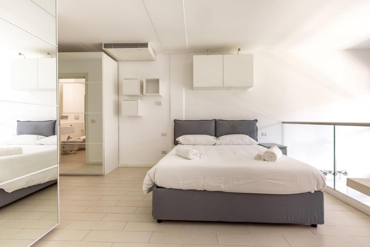 Elegant Loft With Balcony! Apartment Milan Bagian luar foto
