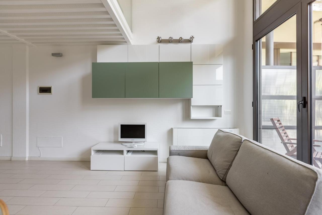 Elegant Loft With Balcony! Apartment Milan Bagian luar foto