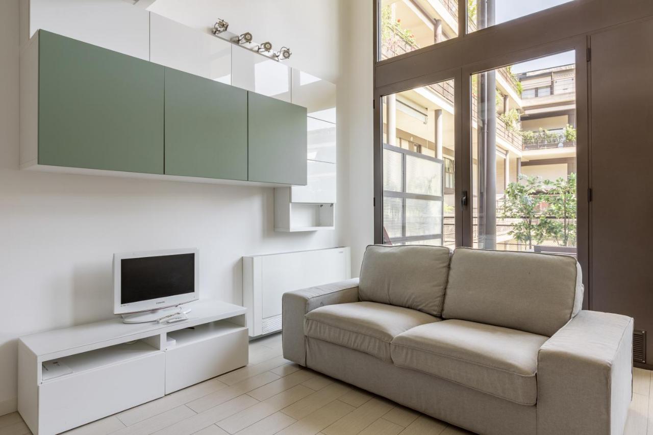 Elegant Loft With Balcony! Apartment Milan Bagian luar foto