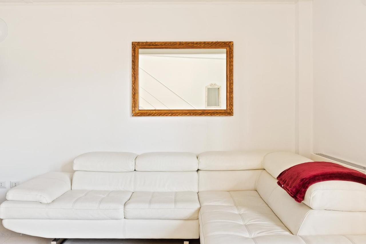 Elegant Loft With Balcony! Apartment Milan Bagian luar foto